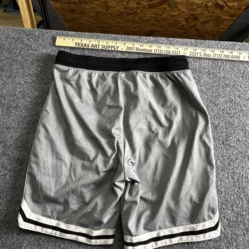 American Eagle Shorts Mens Size S Grey Flex Mesh Athletic Zipper Pockets Striped